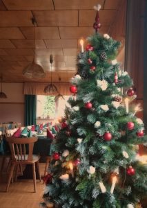 Geschmückter Weihnachtsbaum